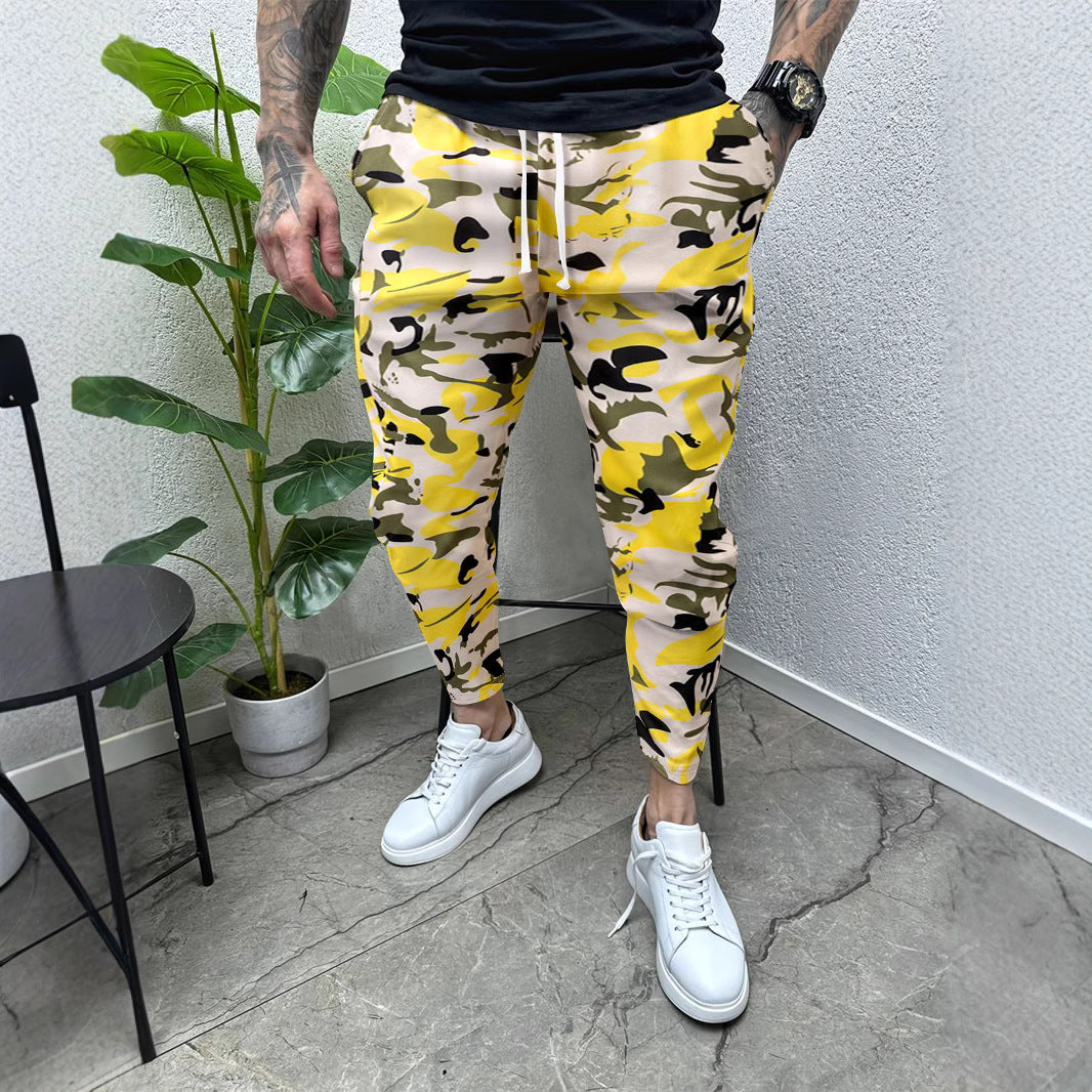 Herren Camouflage Jogginghose mit elastischem Bund und seitlichen Taschen Echoarchiv
