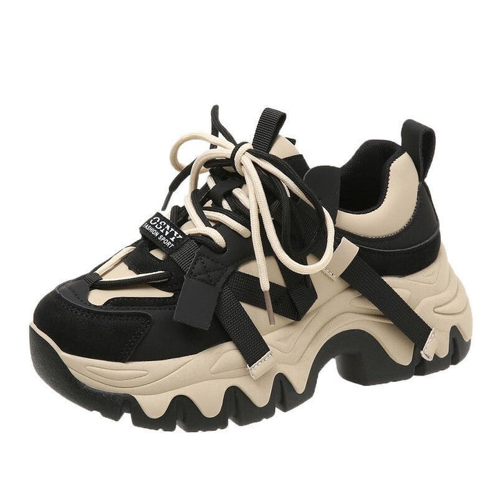 Damen Wellen-Plateau-Sneaker mit Multi-Layer-Obermaterial und Zierbändern – Névara