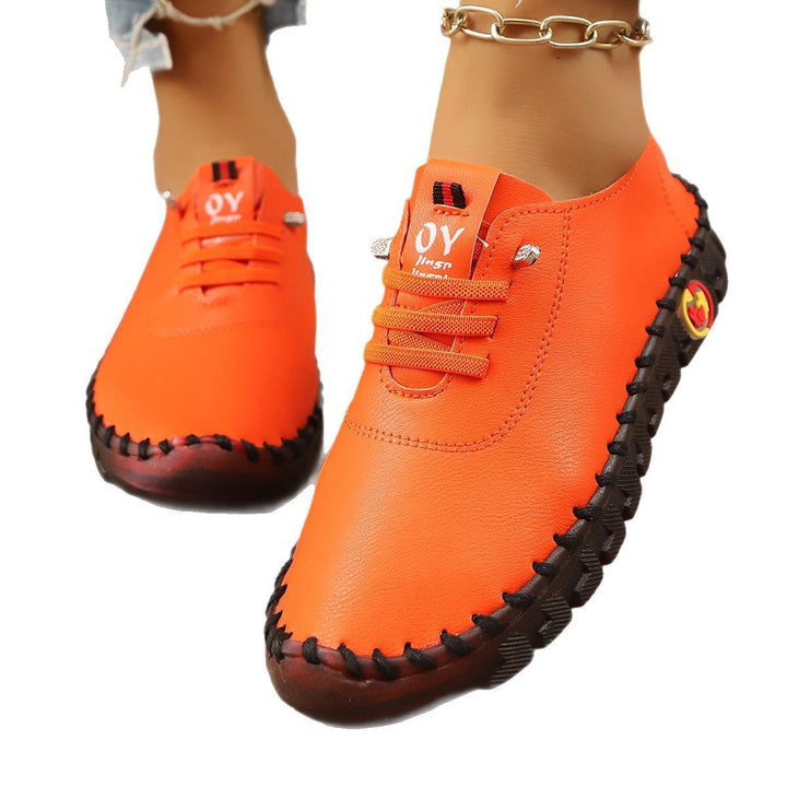 Damen Bequeme Lederoptik-Slipper mit flexibler Profilsohle und Mokassin-Naht – Lioré