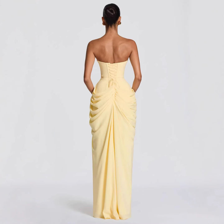 Damen Elegantes Bandeau Abendkleid mit Raffungen und Beinschlitz Echo Archiv