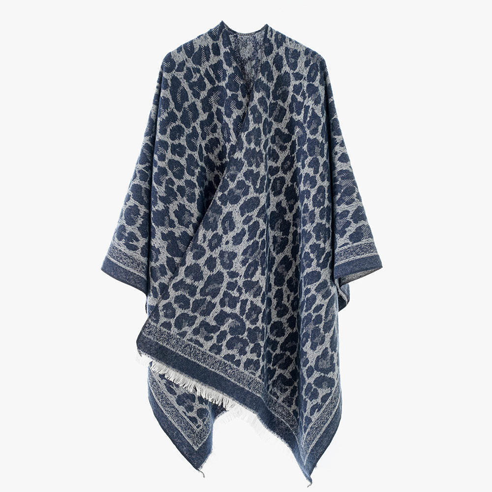 Damen Grobgewebter Überwurf im Denim‑Look mit tonigem Animal‑Jacquard und Fransensaum – Avérine