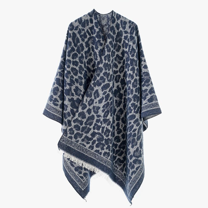 Damen Grobgewebter Überwurf im Denim‑Look mit tonigem Animal‑Jacquard und Fransensaum – Avérine