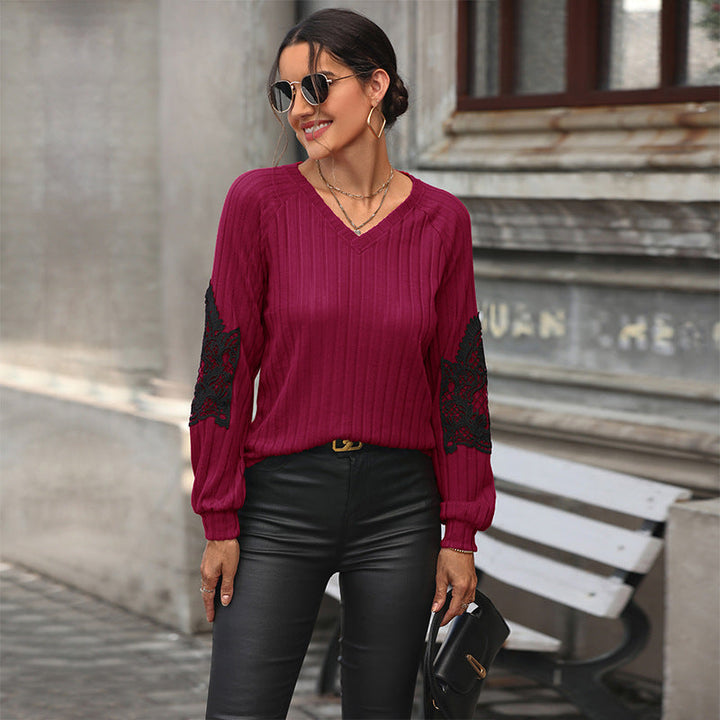 Damen Geripptes Longsleeve mit V‑Ausschnitt, Spitzen‑Einsätzen an den Ellbogen und Ballonärmeln Echoarchiv