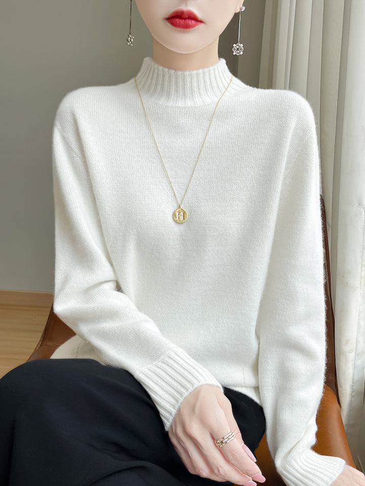 Damen Luxusweicher Midweight-Mockneckpullover aus Angora‑Optik mit feiner Rippe und entspannter Silhouette Echoarchiv