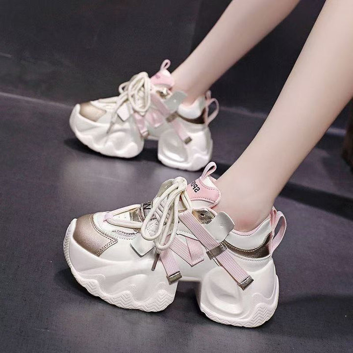 Damen Sportliche Sneaker mit innovativem Dämpfungssystem und futuristischem Design Echo Archiv