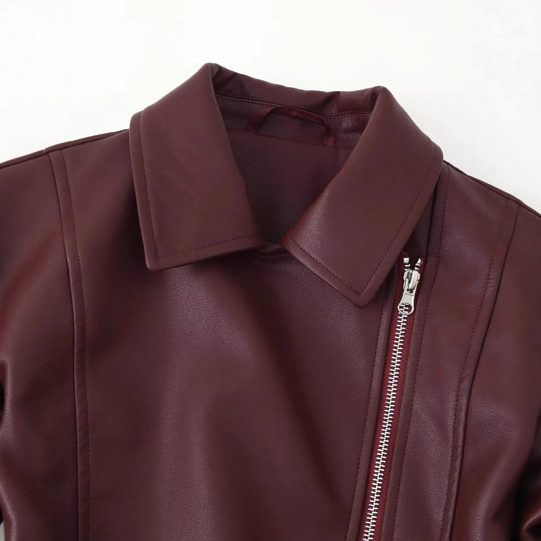 Damen taillierte Bikerjacke aus veganem Lederimitat mit asymmetrischem Reißverschluss – Célinea