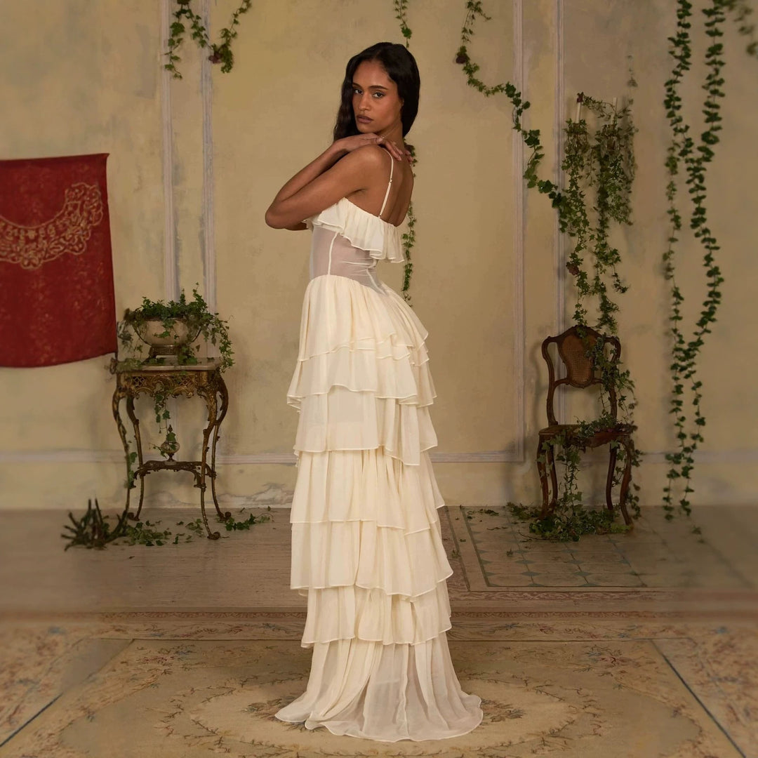 Damen Elegantes, schulterfreies Maxikleid mit fließenden Rüschen Echo Archiv