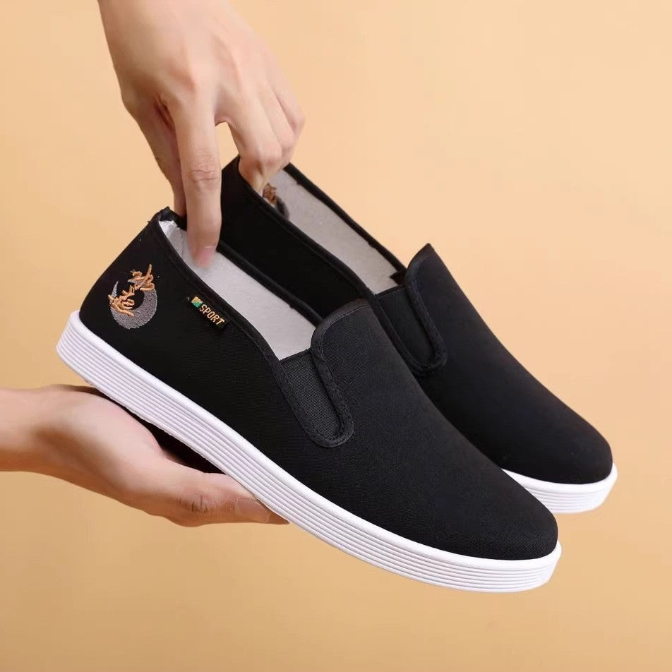 Herren Baumwoll-Slip-On mit gesticktem Motiv und rutschfester Gummisohle Echoarhiv