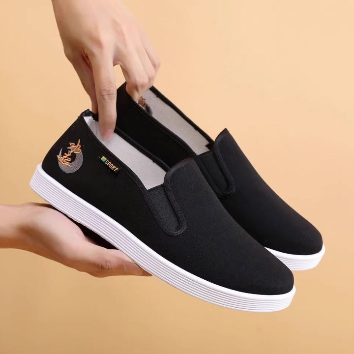 Herren Baumwoll-Slip-On mit gesticktem Motiv und rutschfester Gummisohle Echoarhiv