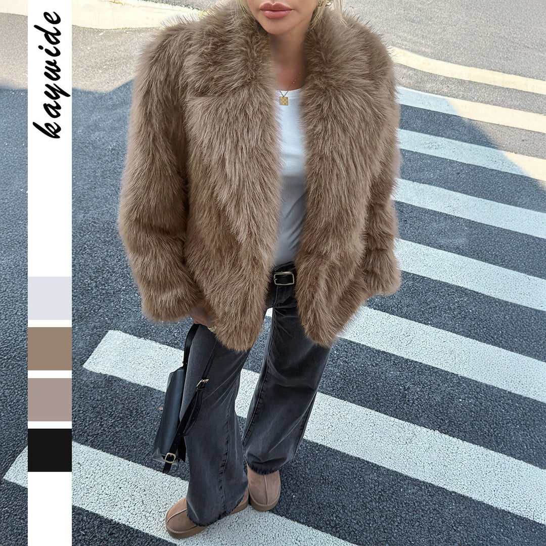 Damen kurzer Faux‑Fur Mantel mit voluminösem Schalkragen, Oversize‑Passform und weichen Textur – Avérine