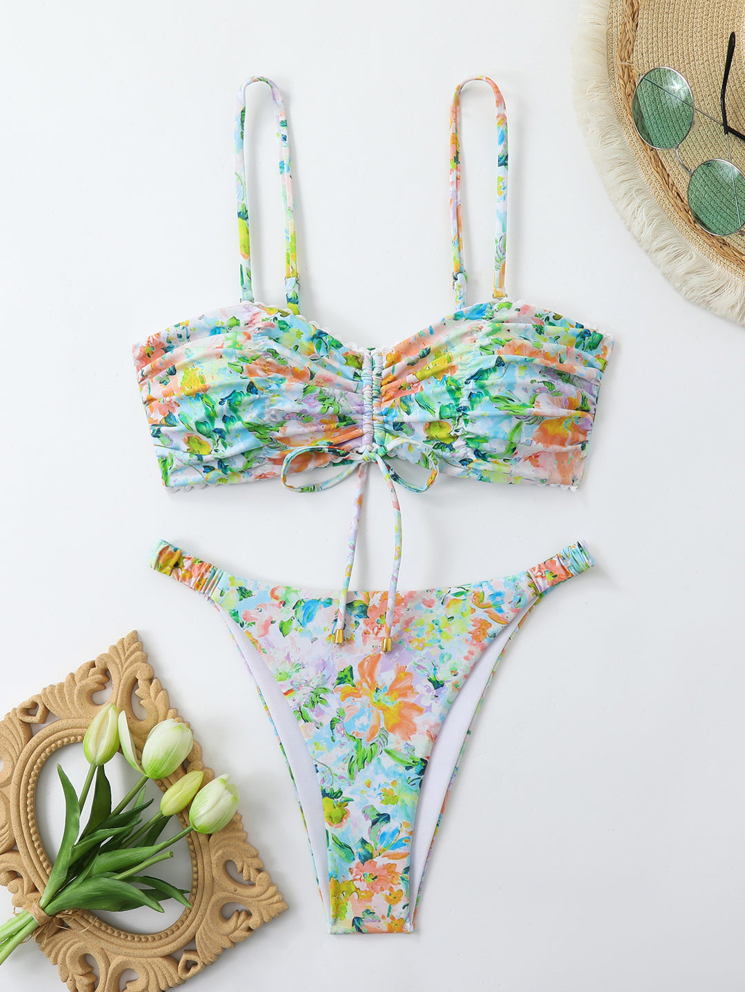Damen Bikini-Set mit gerafftem Oberteil und hoch taillierten Hosen Echo Archiv