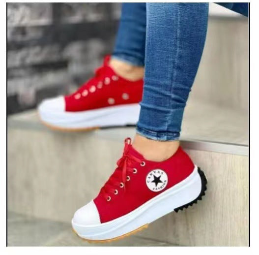 Damen  retro-inspirierte Canvas-Plateau-Sneaker mit verstärkter Zehenkappe und griffiger Profilsohle Echo Archiv