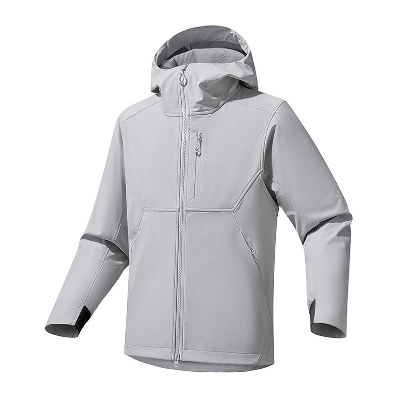 Herren funktionale Outdoor-Jacke mit verstellbarem Kapuzenkragen und atmungsaktiven Einsätzen Echoarchiv