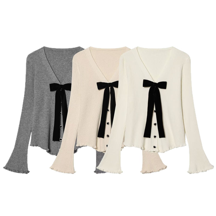 Damen Feinstrick-Cardigan mit V-Ausschnitt, Samtschleife und Herzknöpfen Echoarchiv