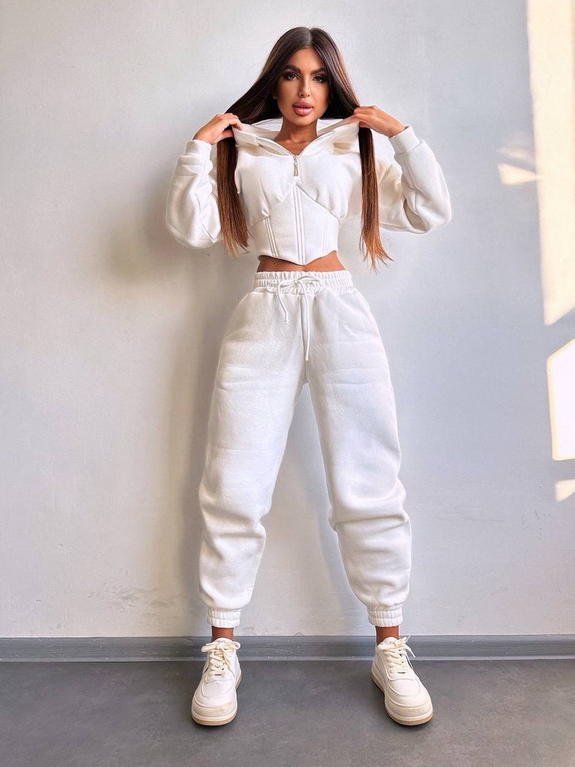 Damen Crop-Kapuzenjacke mit Korsagennaht und High-Waist Jogginghose – Élanora