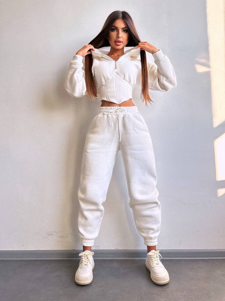 Damen Crop-Kapuzenjacke mit Korsagennaht und High-Waist Jogginghose – Élanora