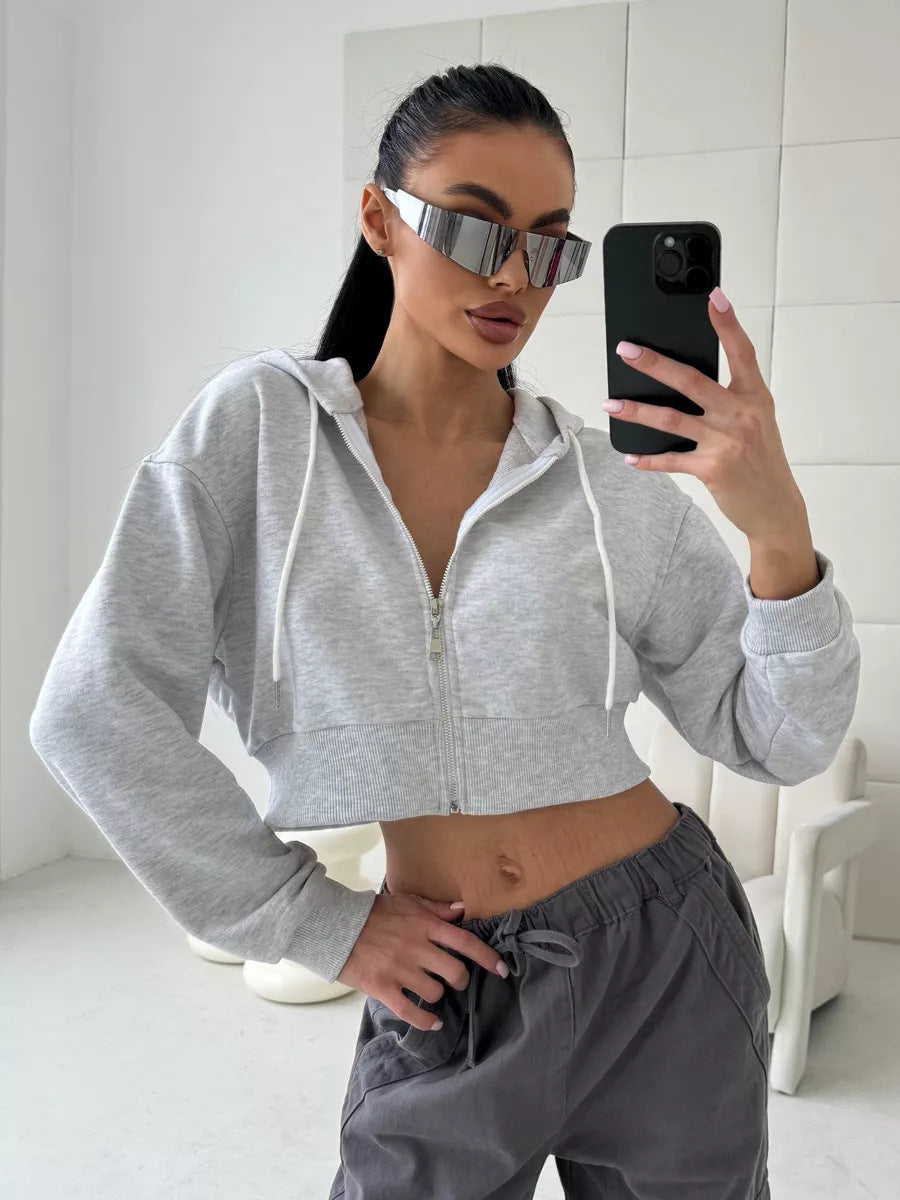 Damen Cropped Kapuzenjacke mit kurzem Reißverschluss und breitem Rippbund – Auréline