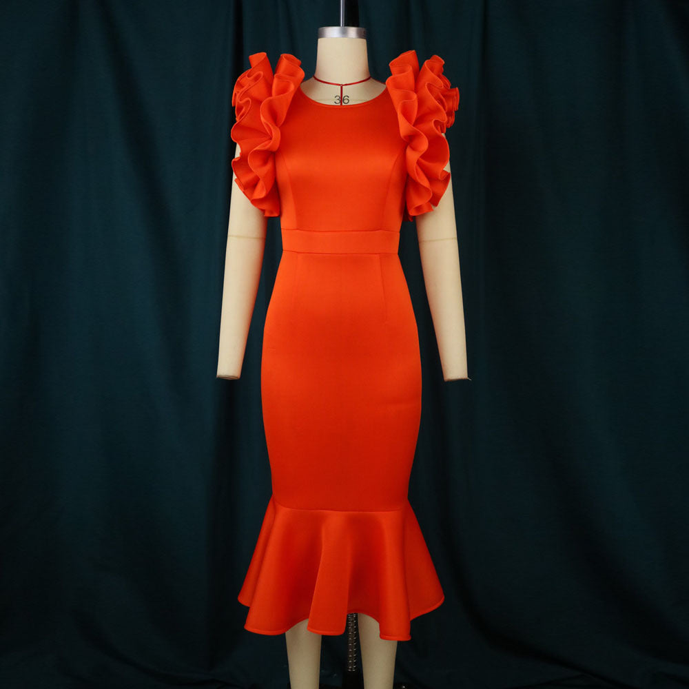 Damen figurbetontes Kleid mit voluminösen Rüschensäumen Echo Archiv