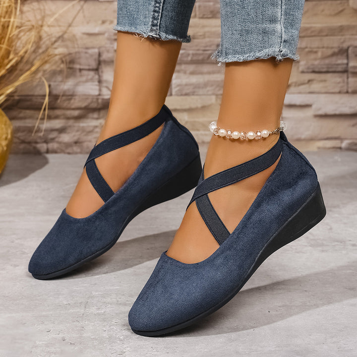 Damen  minimalistische Samt-Ballerina mit dekorativer Fußkette und ergonomischem Komfortfußbett Echo Archiv