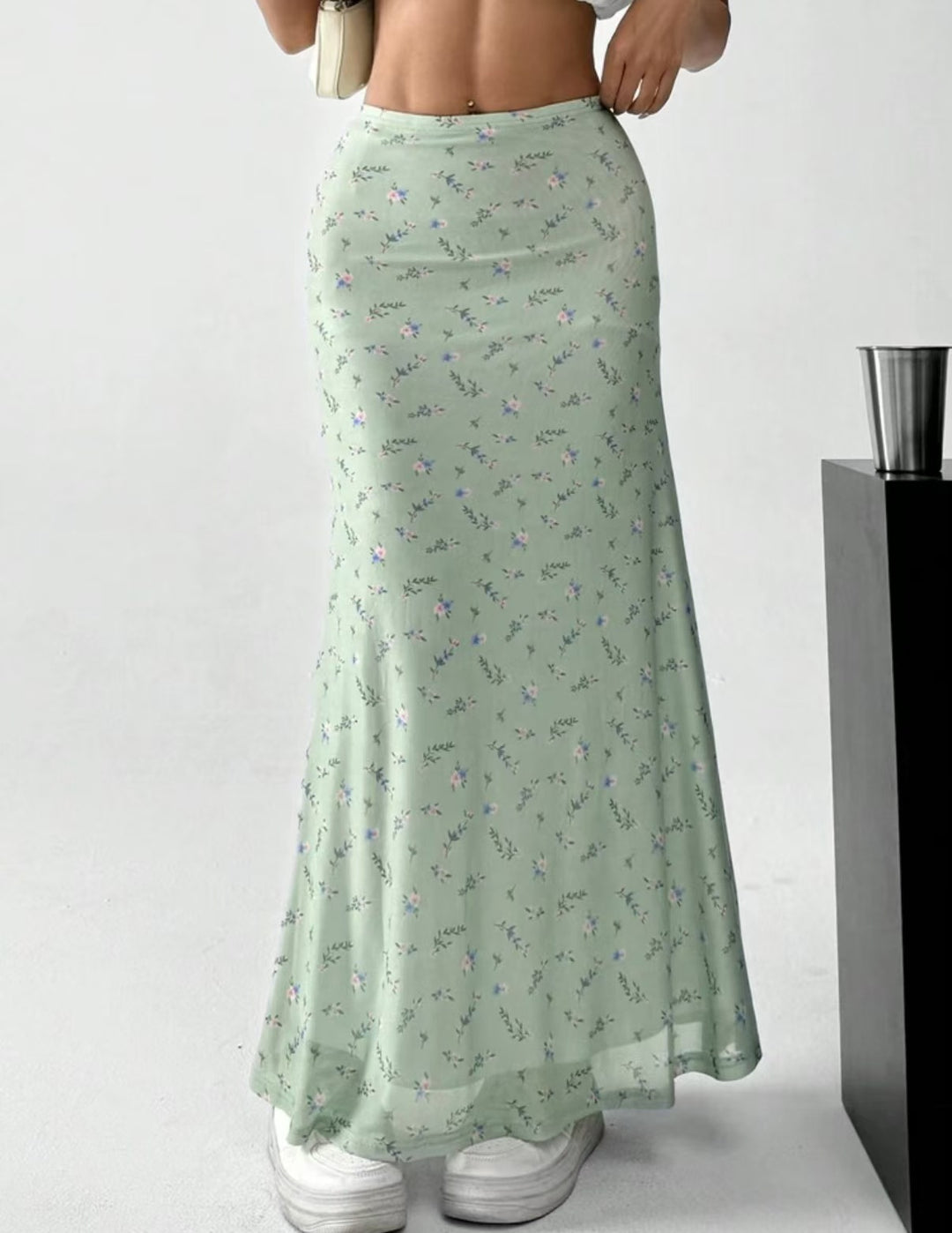 Damen Langrock mit floralen Motiven und fließendem Schnitt Echo Archiv