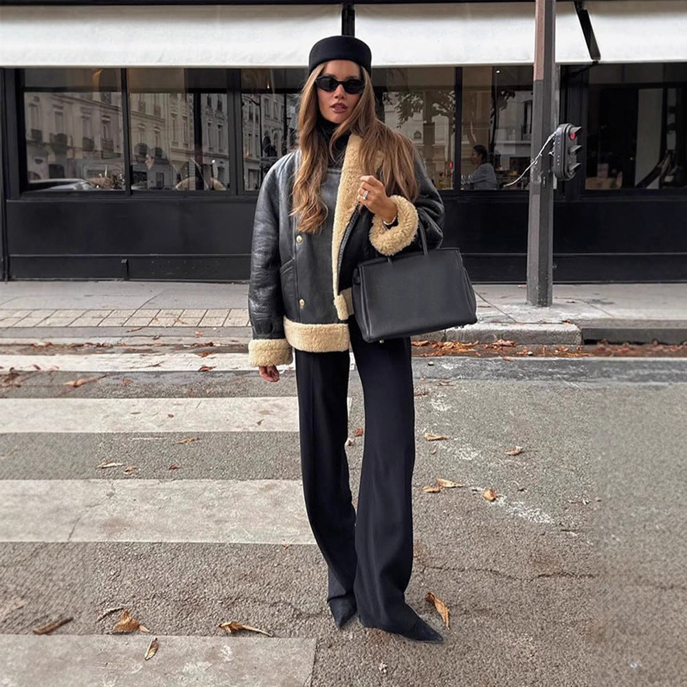Damen Kurzjacke im Aviator‑Stil mit Teddy‑Innenfutter und doppelreihiger Druckknopffront Echoarchiv