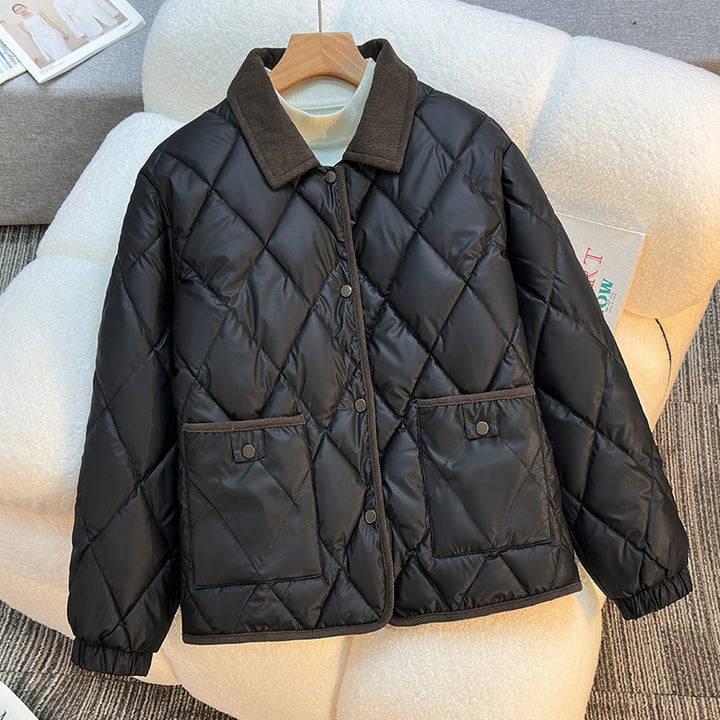 Damen Kurz geschnittene gesteppte Jacke mit Diamantsteppung, Cordkragen und Pattentaschen Echo Archiv
