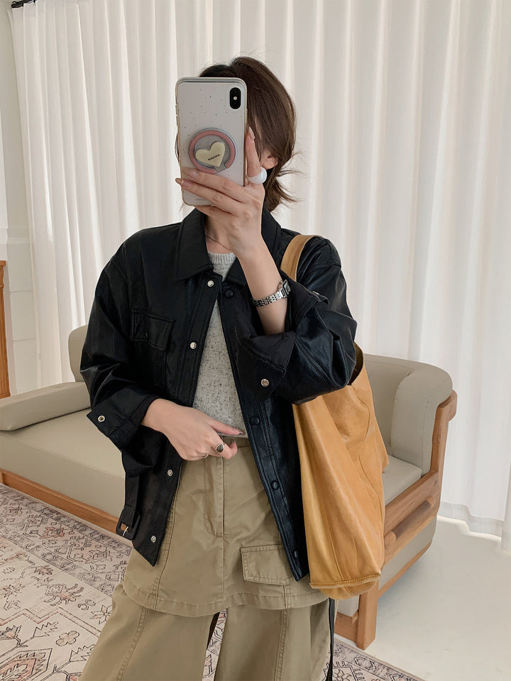 Damen Kurze Oversize-Lederjacke mit Taillenzug und Druckknopfleiste Echoarchiv