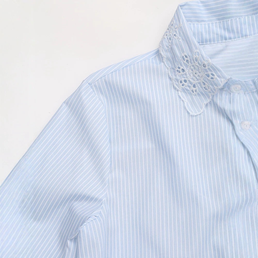 Damen Gestreifte Kurzbluse mit Spitzenkragen und Häkelbordüre Echoarchiv