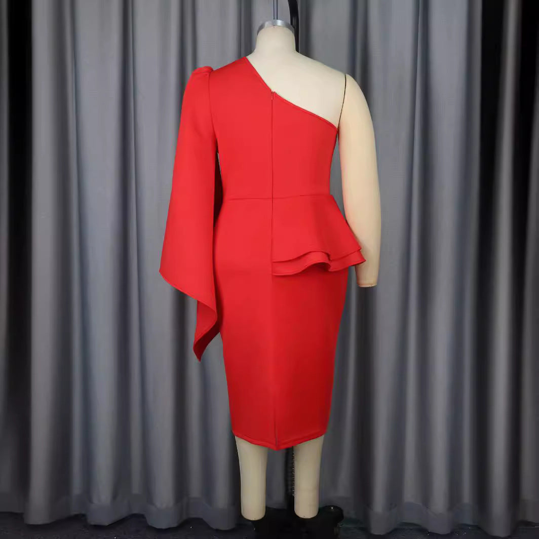 Damen figurbetontes Cocktailkleid mit asymmetrischem Rüschenvolant Echo Archiv