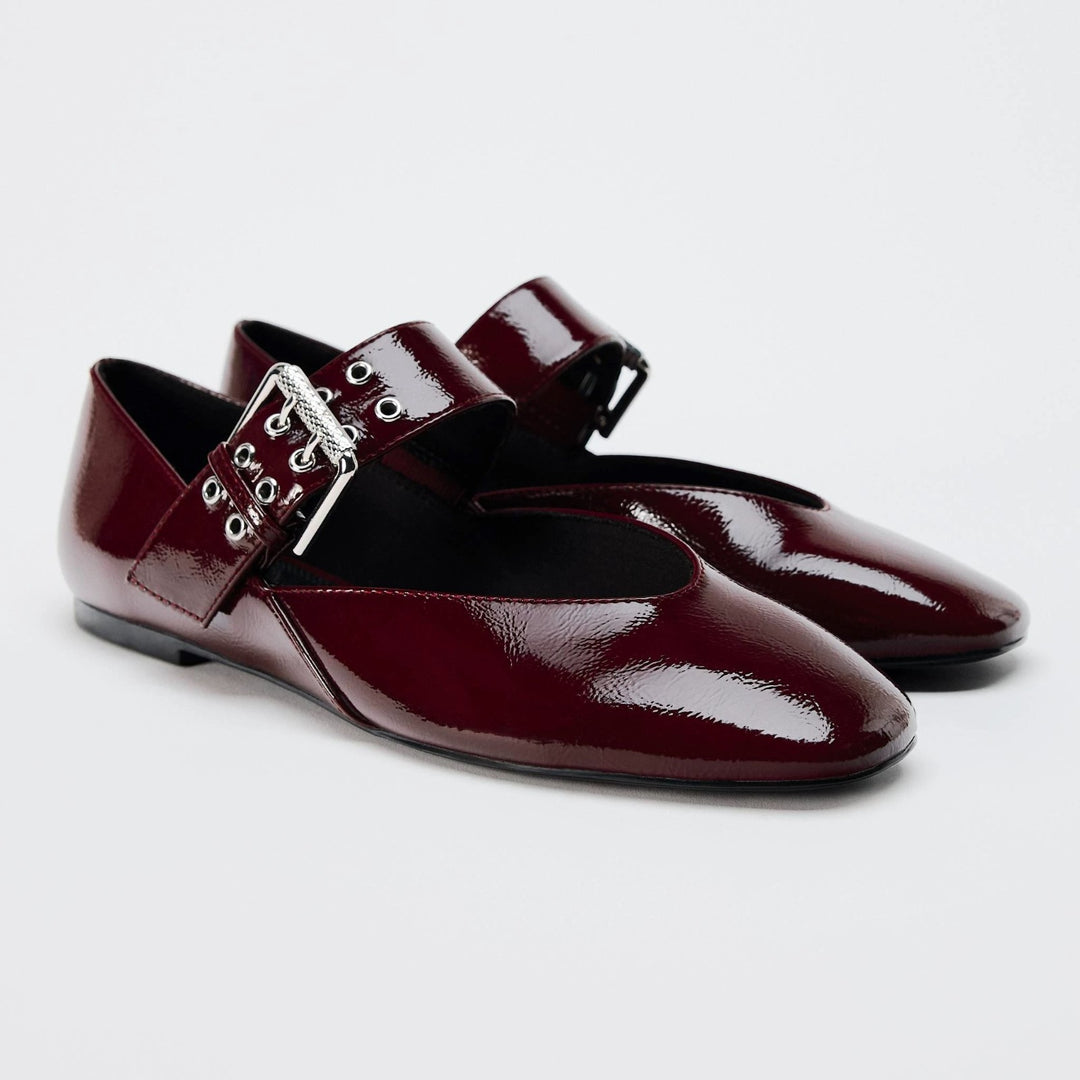 Damen klassische Mary-Jane Ballerina mit verstellbarem Schnallenriemen spitze Vorderkappe und weicher Komfortsohle – Lioré