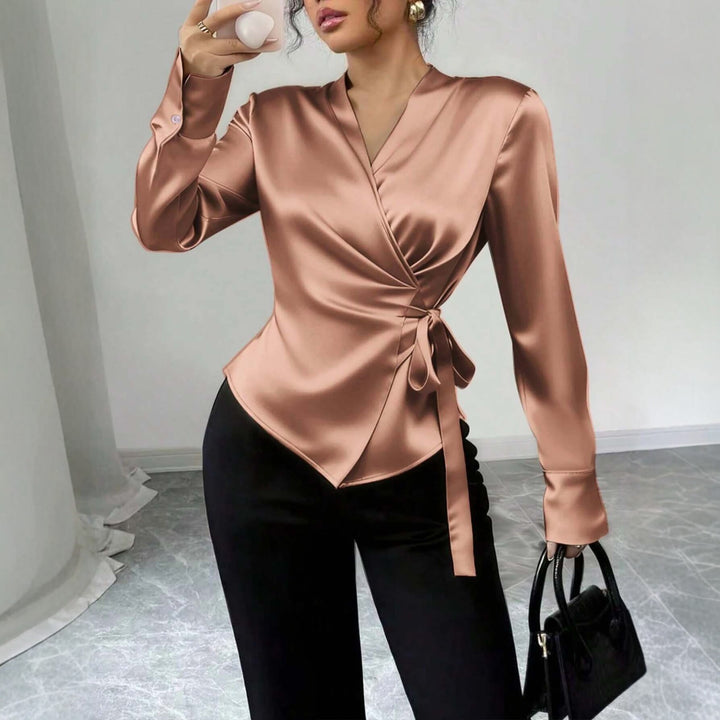 Damen Satin-Wickelbluse mit V-Ausschnitt, Taillengürtel und schmalem Manschettenärmel Echoarchiv