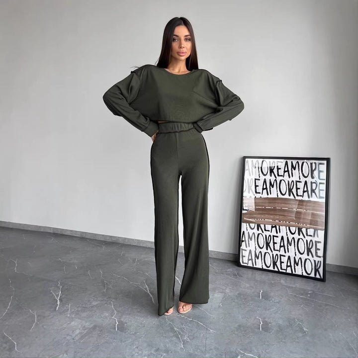 Damen Cropped Oversized-Sweatshirt mit Overlocknähten und High-Waist ausgestellter Hose Set – Avérine
