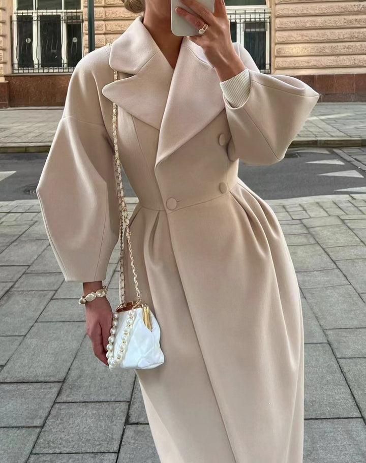 Damen nan taillierter Doppelreihiger Trenchcoat mit weitem Ärmel und hohem Beinschlitz Echo Archiv