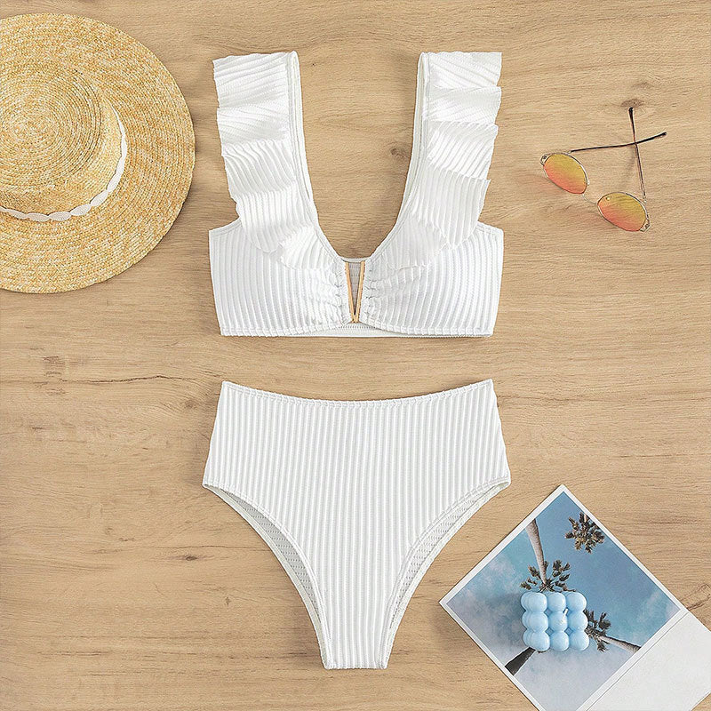 Damen hochtailliertes Bikini-Set mit Rüschendetails und goldenen Akzenten Echo Archiv