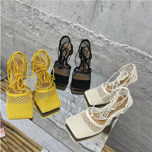Damen nan luftige Netz-Sandalette mit quadratischer Zehenbox und Wickelschnürung Echo Archiv