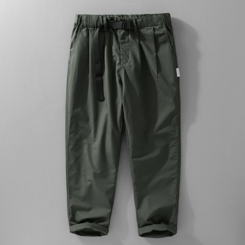 Herren Relaxte Baumwollhose mit elastischem Bund, integrierter Webbing-Gürtel und konischem Bein Echoarchiv
