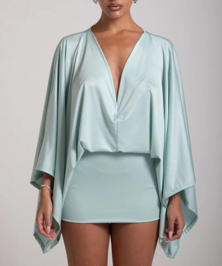 Damen nan Cape-Minikleid mit tiefem V-Ausschnitt, Fledermausärmeln und tailliertem Minirock Echo Archiv
