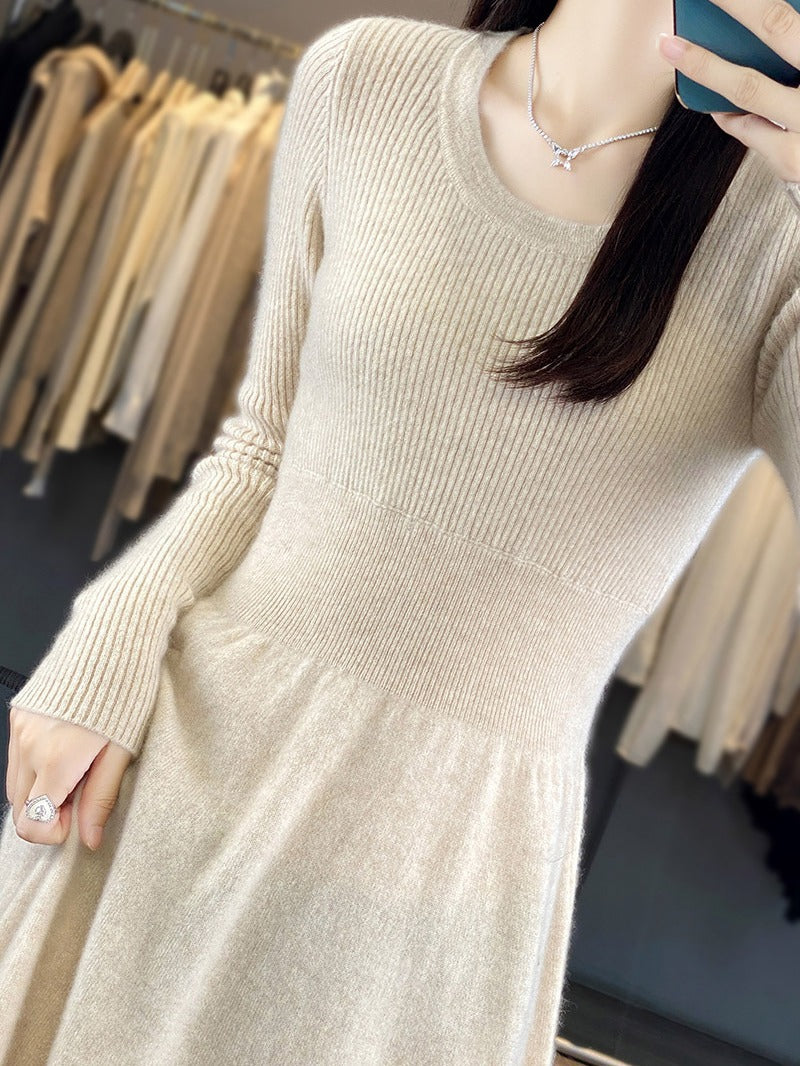 Damen Langärmeliges Midikleid aus Feinstrick mit taillierter A‑Linien‑Silhouette Echoarchiv