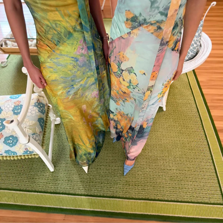 Damen Langes Kleid mit floralem Design und hochgeschlossenem Kragen Echo Archiv