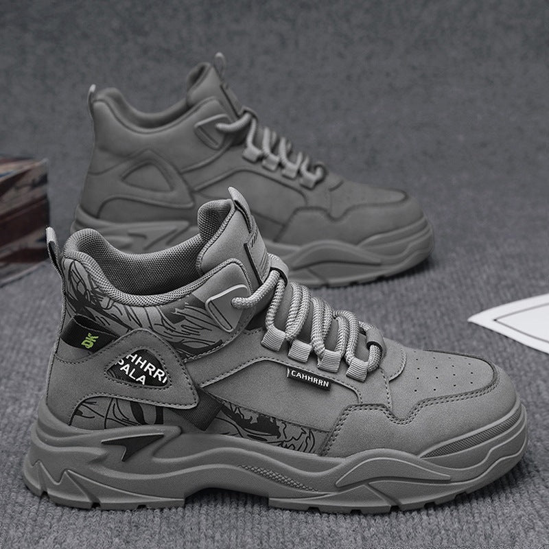 Herren robuste Outdoor-Chunky-Sneaker mit wattierter Knöchelmanschette, verblockter Plateau-Sohle und dekorativem Overlay-Detail – Norré
