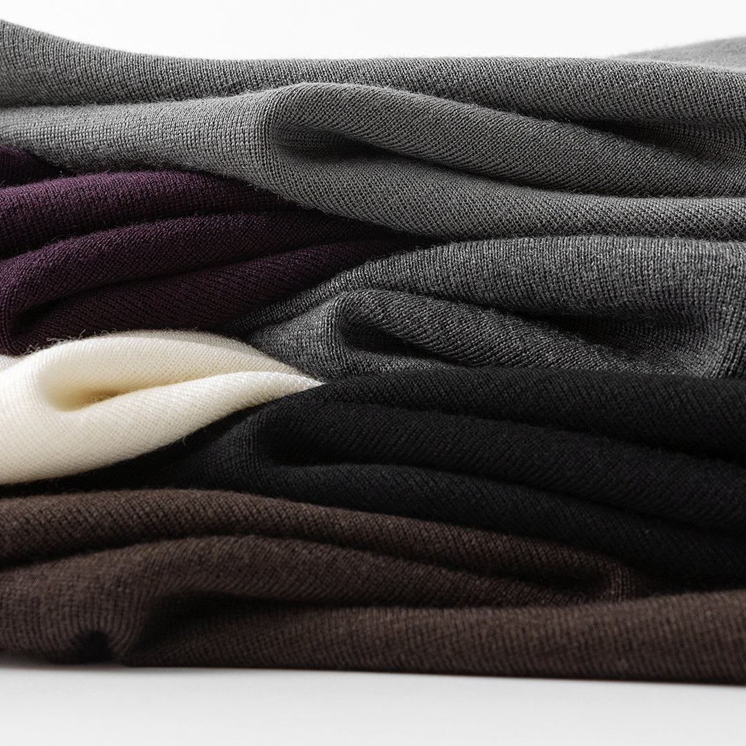 Damen Feinstrick-Pullover mit kurzem Stehkragen und schmaler Silhouette Echoarchiv