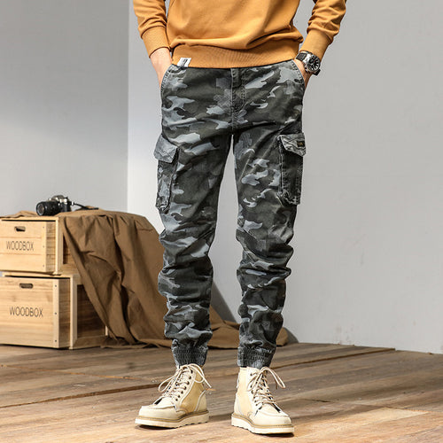 Herren Cargo-Hose mit Camouflage-Muster und praktischen Taschen Echoarchiv