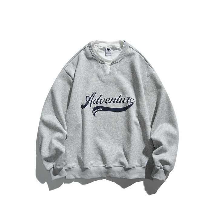 Unisex Oversize-Sweatshirt mit Notch-Kragen, Lagen-Effekt und Script-Print Echoarchiv