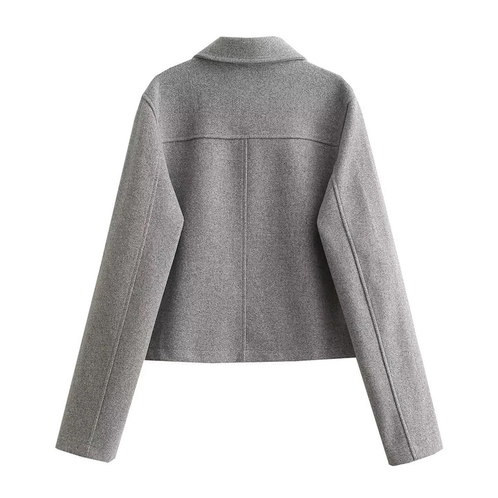 Damen kurzer Wollmix Overshirt mit aufgesetzten Klappentaschen und Zierknopfleiste – Célinea