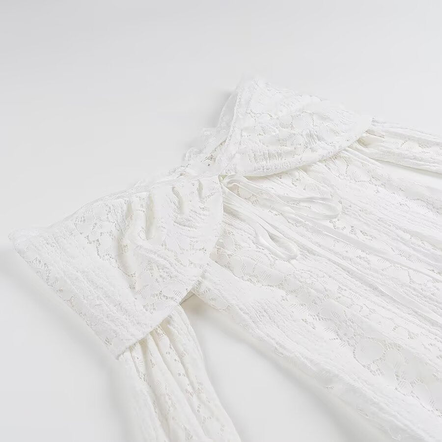 Damen Maxikleid aus Spitze mit schulterfreiem Carmenausschnitt und Glockenärmeln Echo Archiv