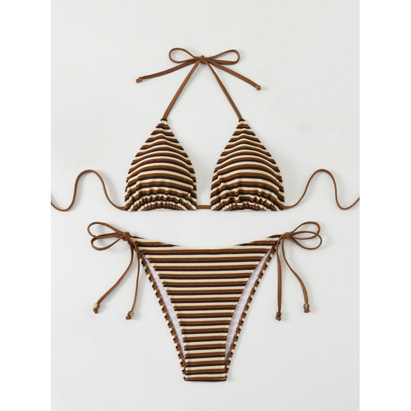 Damen Triangel-Bikini mit verstellbaren Bindebändern und verspieltem Streifenmuster Echo Archiv