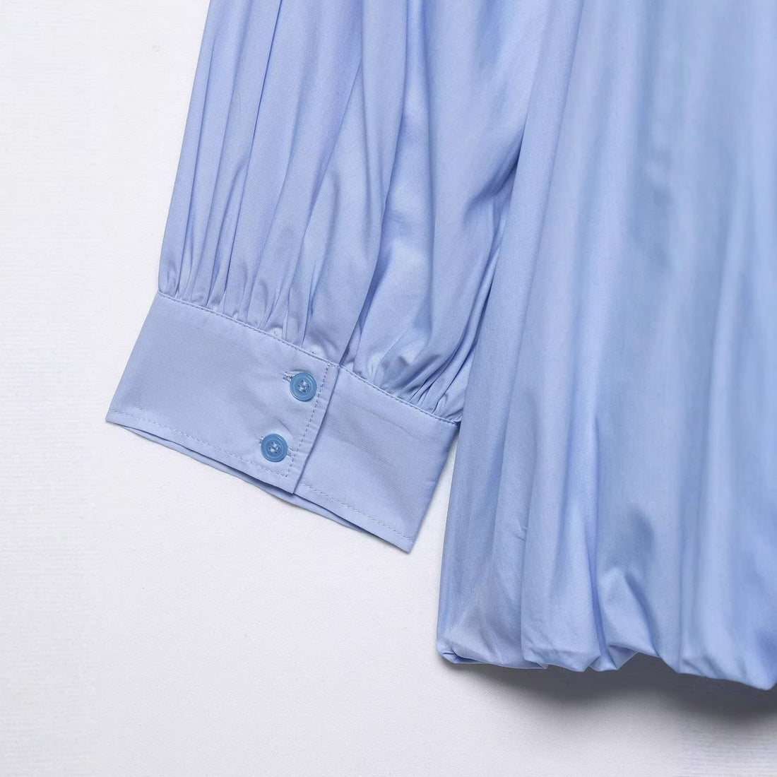 Damen Oversize-Hemdbluse mit Faltenlegung, Ballonärmeln und gerafftem Saum Echoarchiv