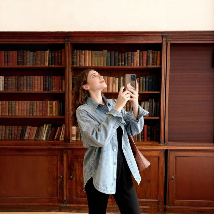 Damen nan oversized Jeanshemd mit aufgesetzten Brusttaschen, leichter Baumwoll-Denim und abgerundetem Saum Echo Archiv