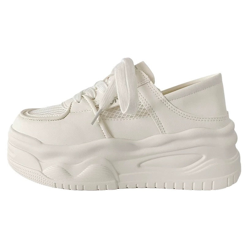 Damen Plateau-Wedge-Sneaker mit atmungsaktiven Mesh-Einsätzen und skulptierter Komfortsohle – Névara