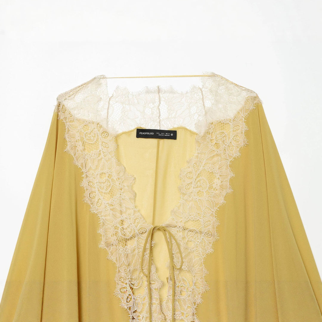 Damen transparente Chiffon-Kimono-Bluse mit feiner Spitzenkante, Kordelbindung und gerafften Ärmeln – Élovi